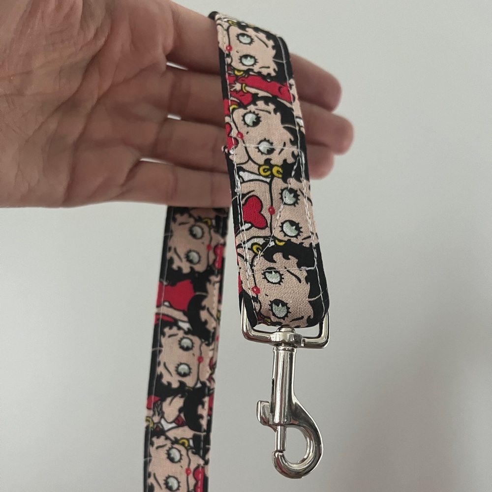 Betty boop dog collar and leash